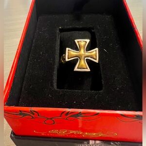 Ed Hardy cross ring in stainless steel size 10